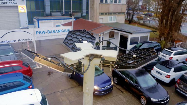 Autoplatz Umrüstung auf T8-LED-Röhren und 30W Fluter am Mast