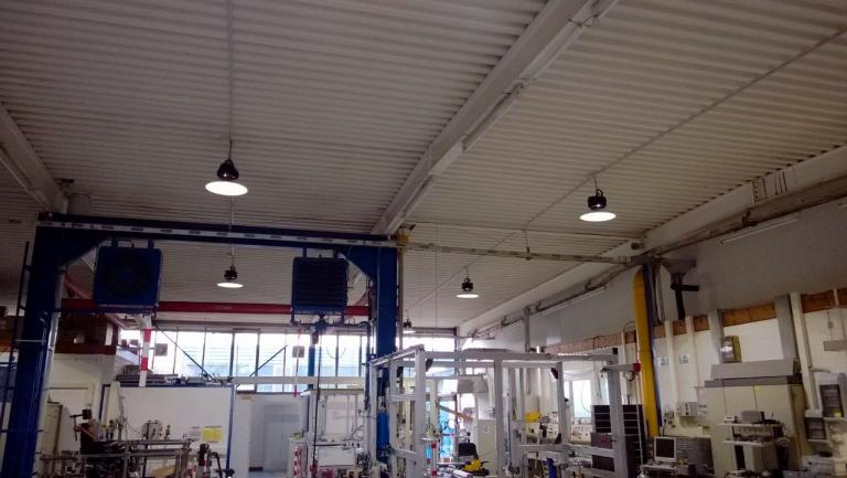 LED-Beleuchtung Produktionshalle und Büro