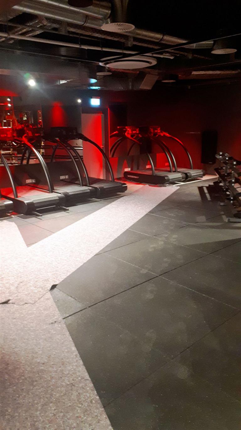 LED-Geschäftsbeleuchtung Sportstudio Schienesystem LED-Spot dimmbar